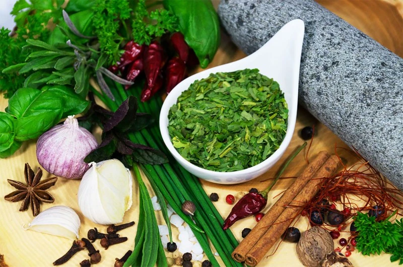 Bärlauch, grob gerebelt