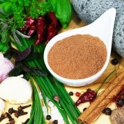 Muskatnuss, gemahlen