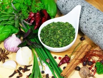 Petersilie, gerebelt